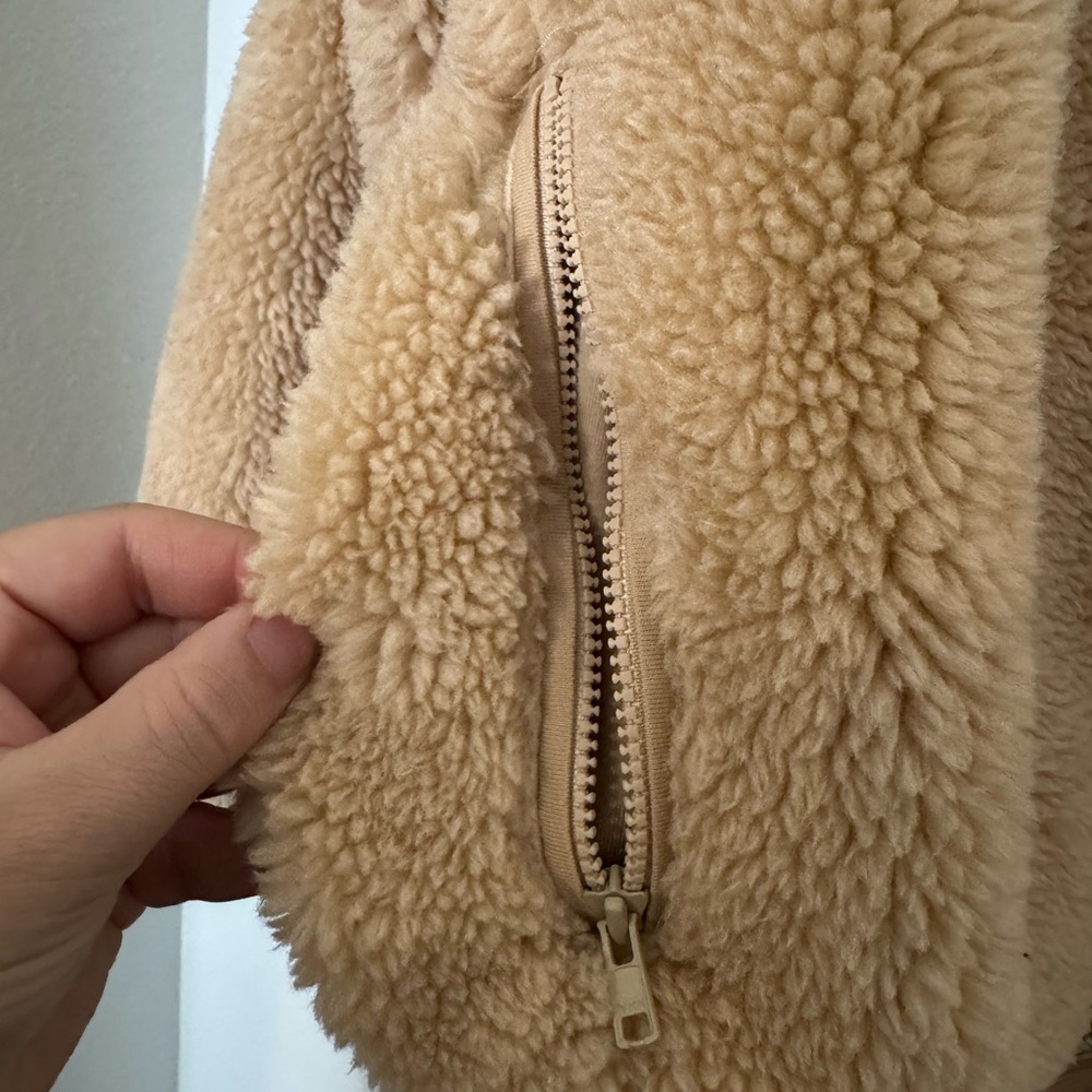 ALO Foxy Sherpa Jacket in Camel without Hood! - Picture 13 of 15